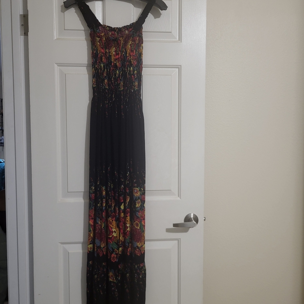 Cute And Comfortable Floral Black Maxi Dress Elastic Top Never Worn